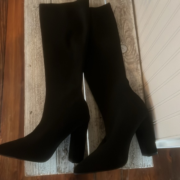 Never worn pull up stretch heeled boots - Picture 3 of 4